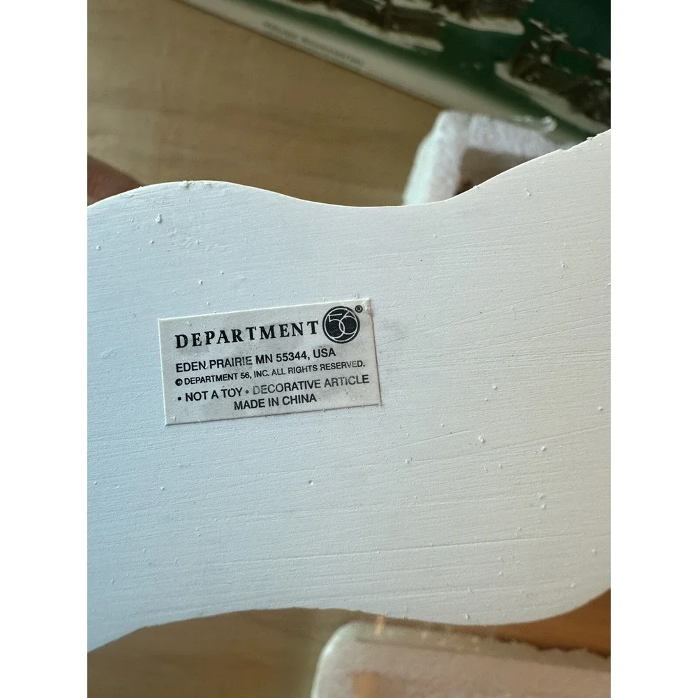 Department 56 Dickens Village Accessories VILLAGE CORRAL FENCE 4 Piece New‎